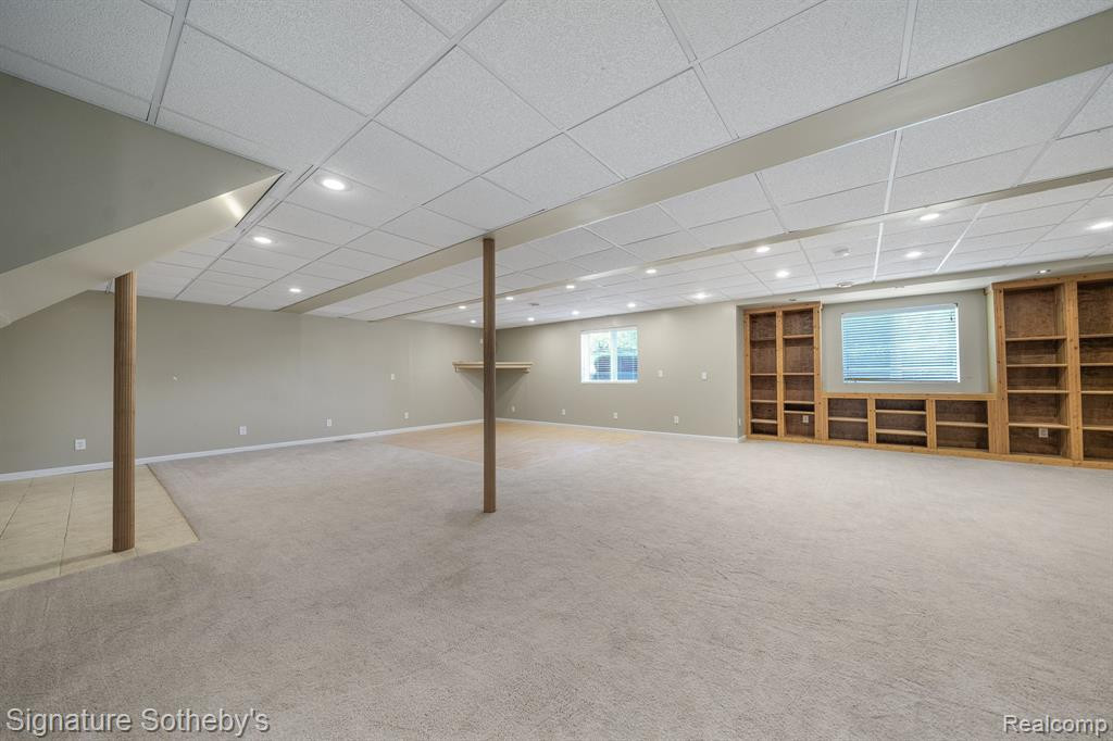 17464 WILLIAMSBURG, Northville, MI 48168 — Photo 20