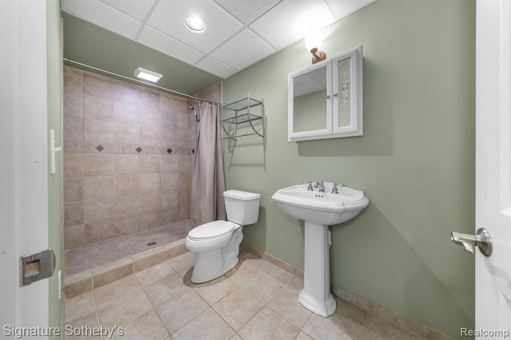 17464 WILLIAMSBURG, Northville, MI 48168 — Photo 22