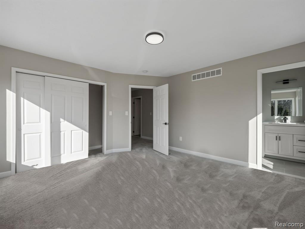6166 7 MILE Road, South Lyon, MI 48178 — Photo 24