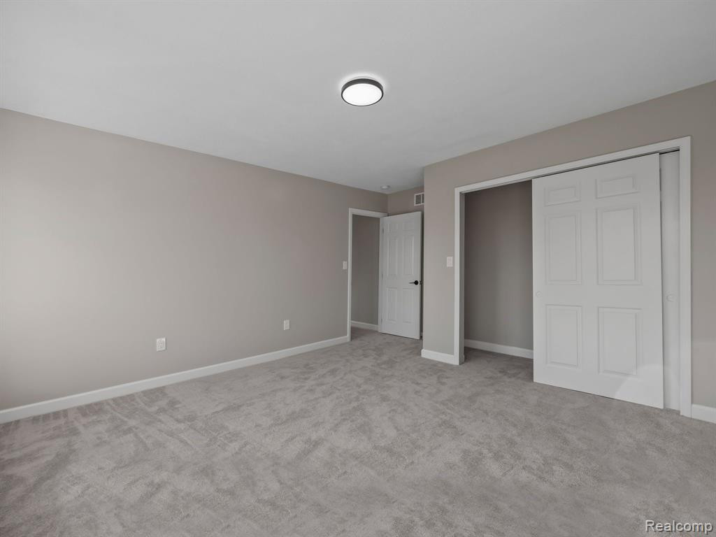 6166 7 MILE Road, South Lyon, MI 48178 — Photo 30
