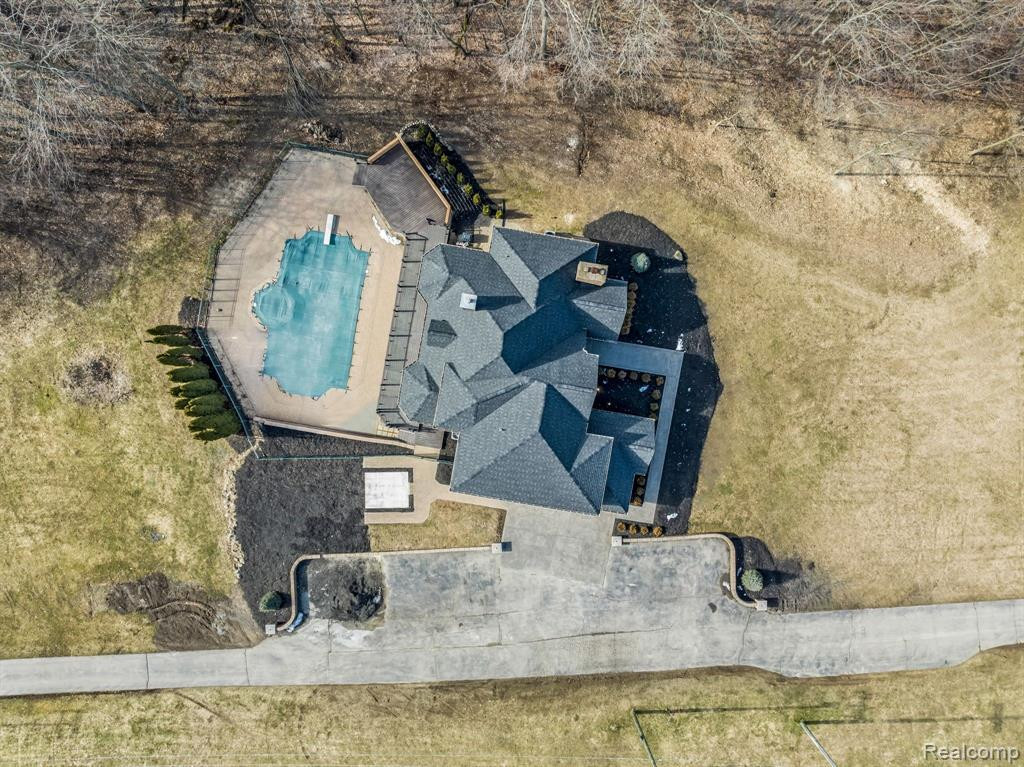 6166 7 MILE Road, South Lyon, MI 48178 — Photo 35