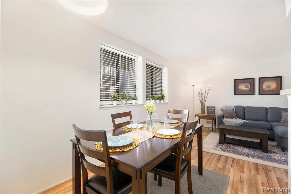 30022 W 12 MILE Road, 2, Farmington Hills, MI 48334 — Photo 5