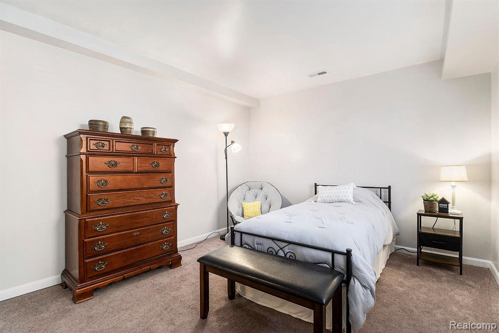 30022 W 12 MILE Road, 2, Farmington Hills, MI 48334 — Photo 9