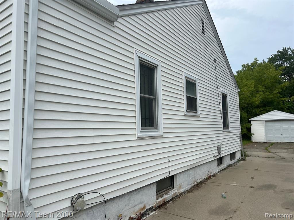 8090 MINOCK Street, Detroit, MI 48228 — Photo 4