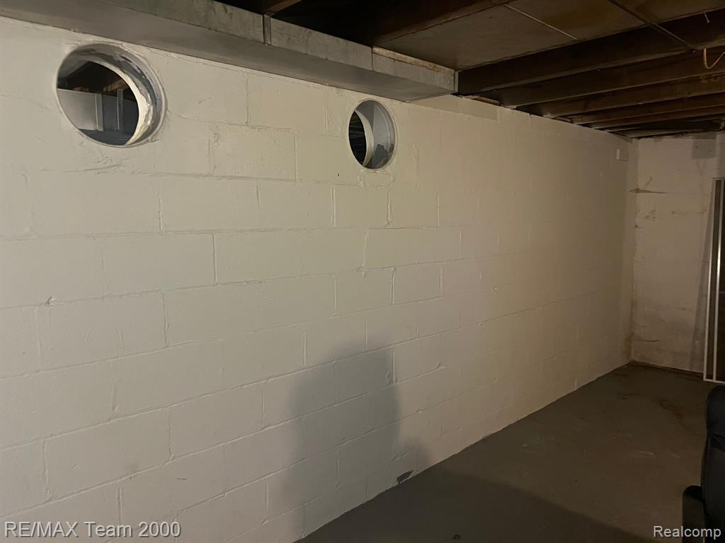 8090 MINOCK Street, Detroit, MI 48228 — Photo 12