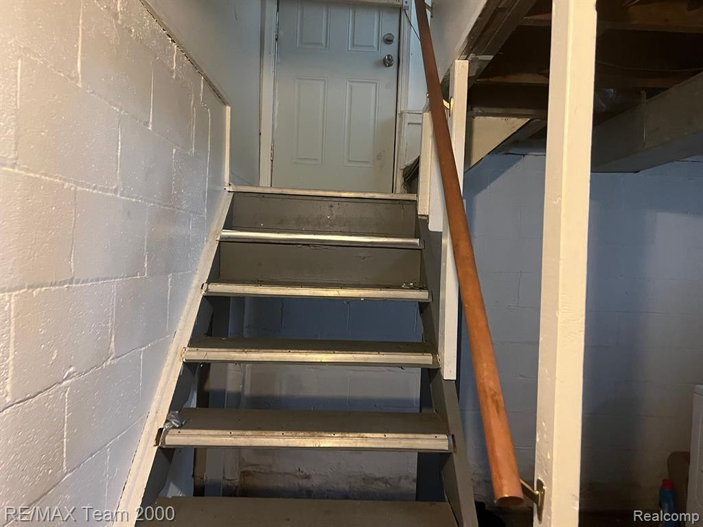 8090 MINOCK Street, Detroit, MI 48228 — Photo 16