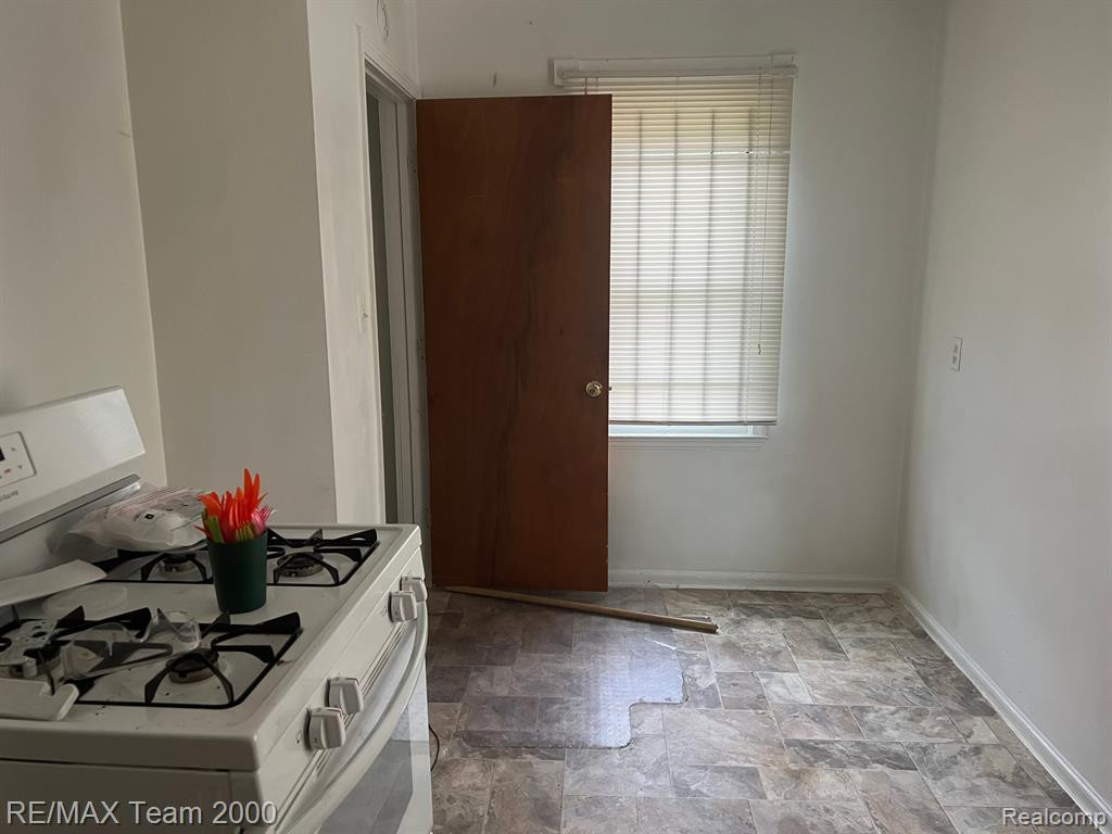 8090 MINOCK Street, Detroit, MI 48228 — Photo 18