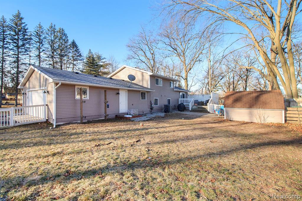1700 LADD Road, Wolverine Lake, MI 48390 — Photo 26