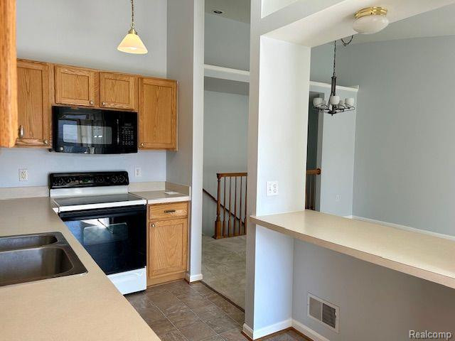 61740 Williamsburg Drive, South Lyon, MI 48178 — Photo 6