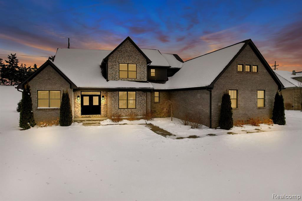 10474 STONEY POINT Drive, South Lyon, MI 48178 — Photo 2