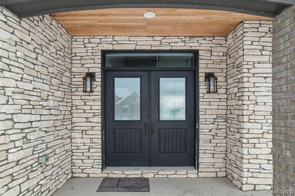 10474 STONEY POINT Drive, South Lyon, MI 48178 — Photo 3