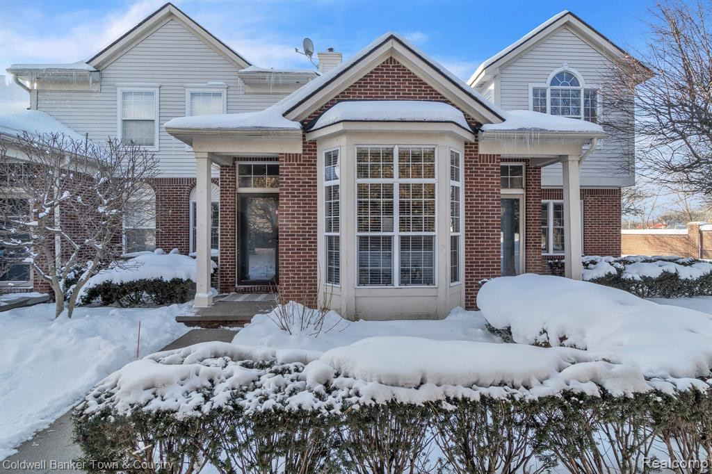 2105 CAMERON Circle, Walled Lake, MI 48390 — Photo 2