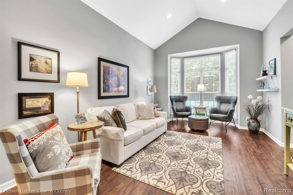 2105 CAMERON Circle, Walled Lake, MI 48390 — Photo 5