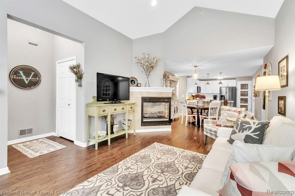 2105 CAMERON Circle, Walled Lake, MI 48390 — Photo 6