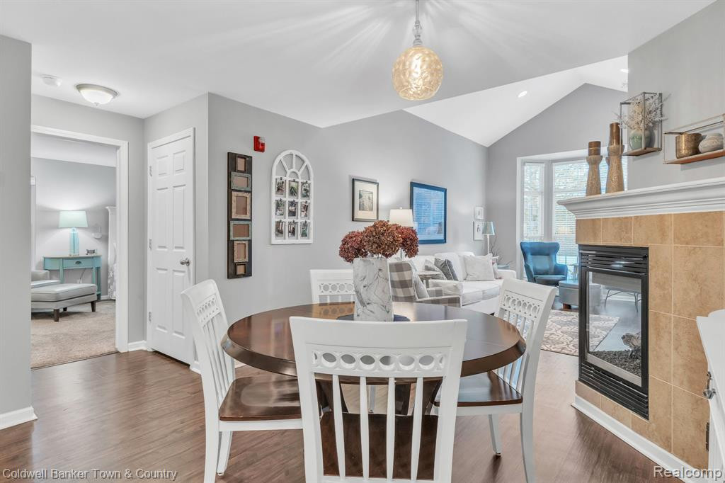 2105 CAMERON Circle, Walled Lake, MI 48390 — Photo 9