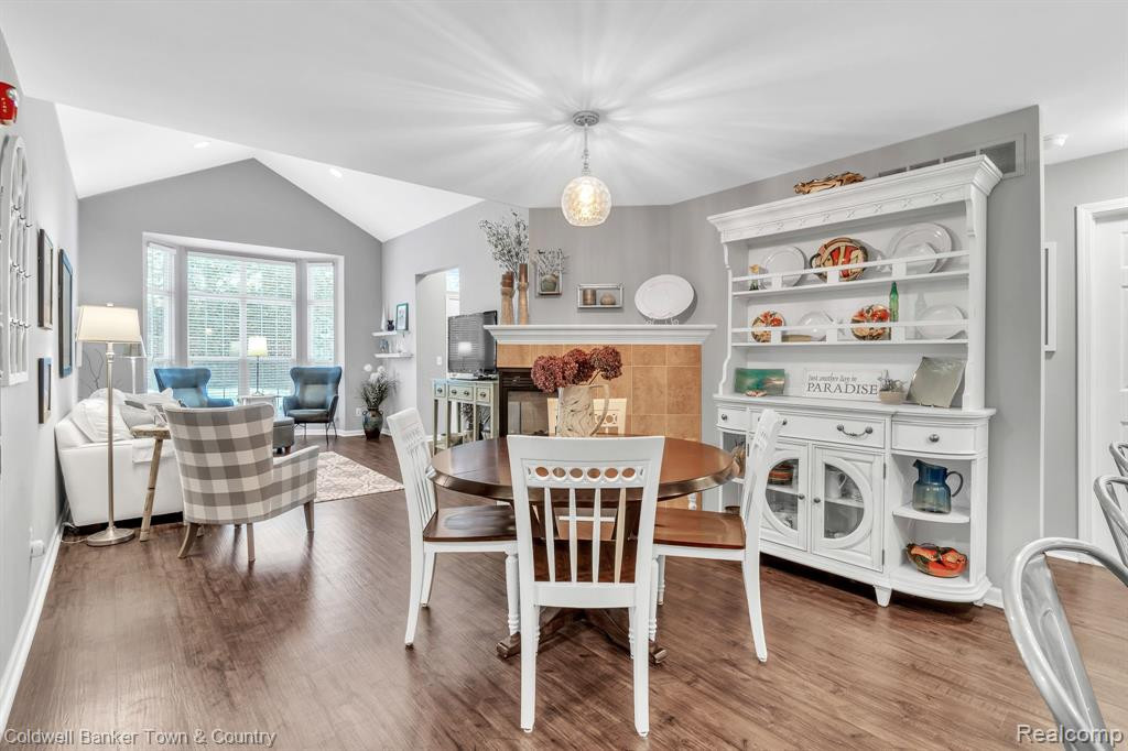 2105 CAMERON Circle, Walled Lake, MI 48390 — Photo 10