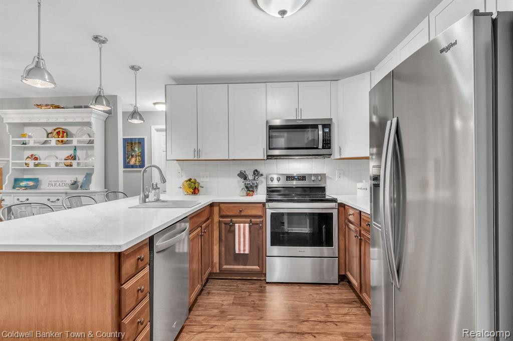 2105 CAMERON Circle, Walled Lake, MI 48390 — Photo 13