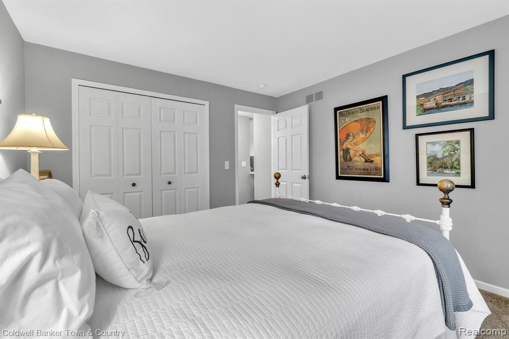 2105 CAMERON Circle, Walled Lake, MI 48390 — Photo 19