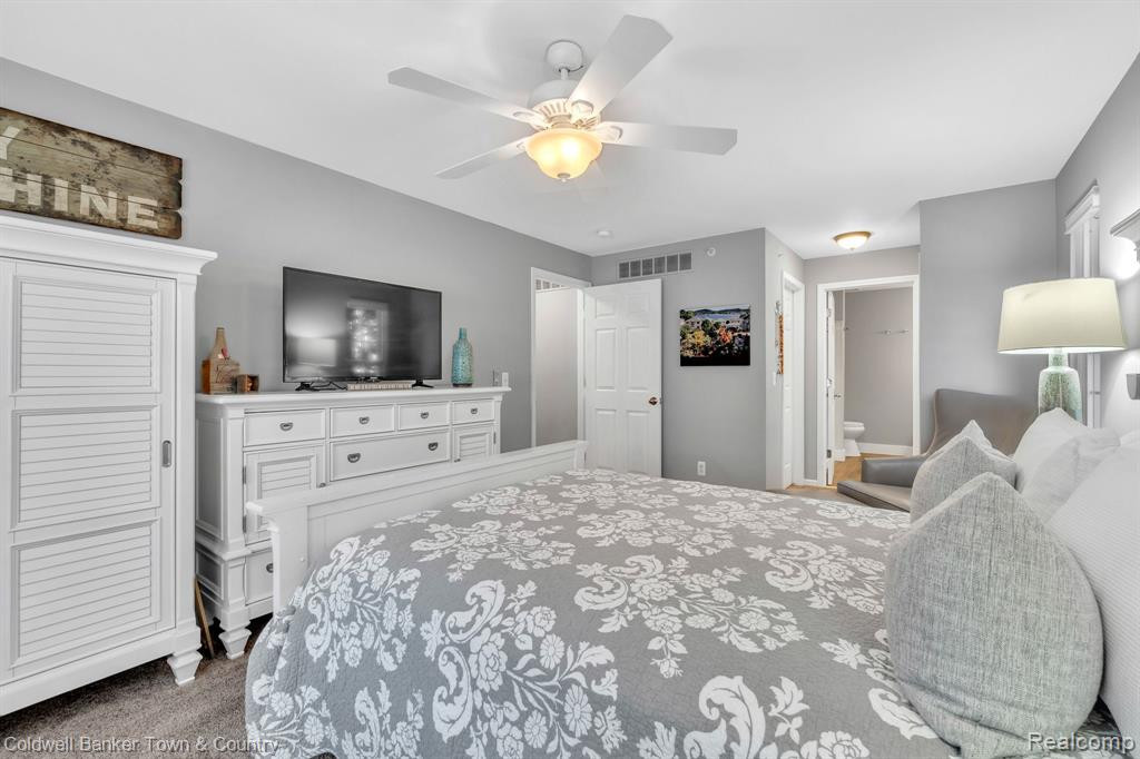 2105 CAMERON Circle, Walled Lake, MI 48390 — Photo 22