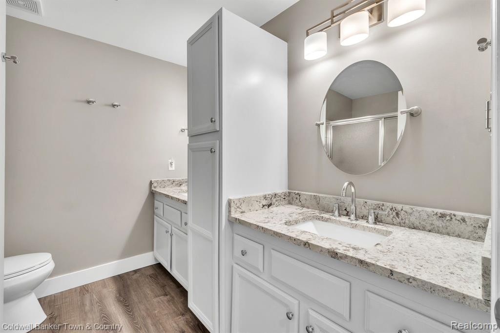 2105 CAMERON Circle, Walled Lake, MI 48390 — Photo 24