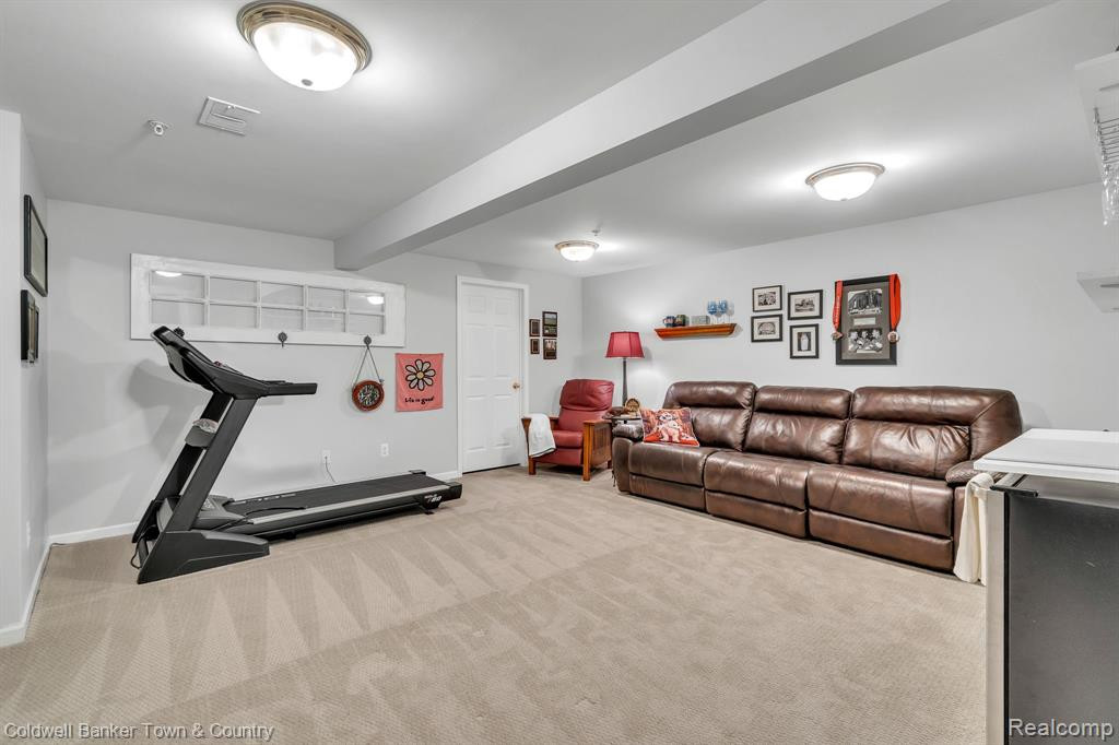 2105 CAMERON Circle, Walled Lake, MI 48390 — Photo 27