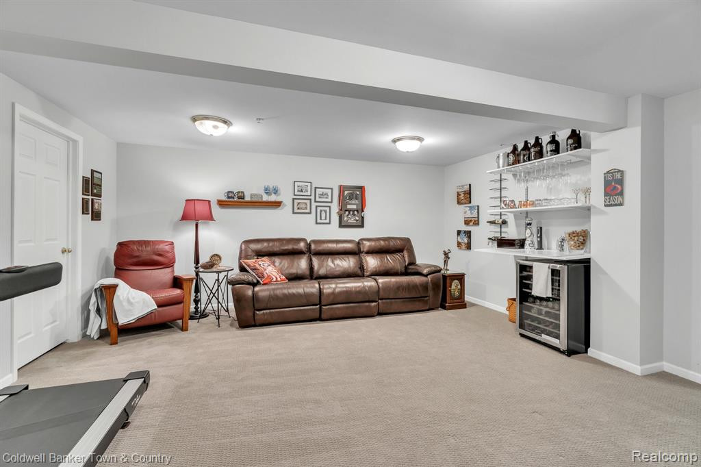 2105 CAMERON Circle, Walled Lake, MI 48390 — Photo 28