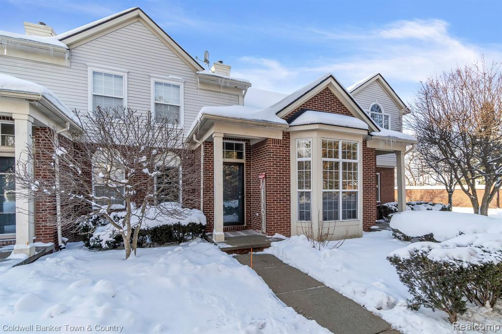 2105 CAMERON Circle, Walled Lake, MI 48390 — Photo 34