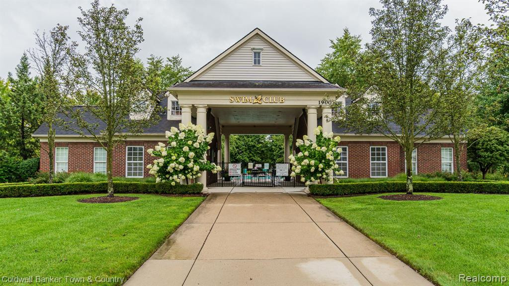 2105 CAMERON Circle, Walled Lake, MI 48390 — Photo 35