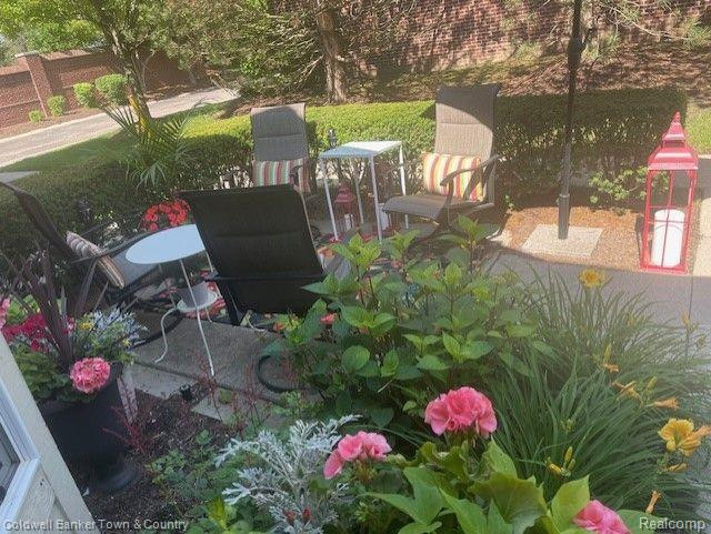 2105 CAMERON Circle, Walled Lake, MI 48390 — Photo 40