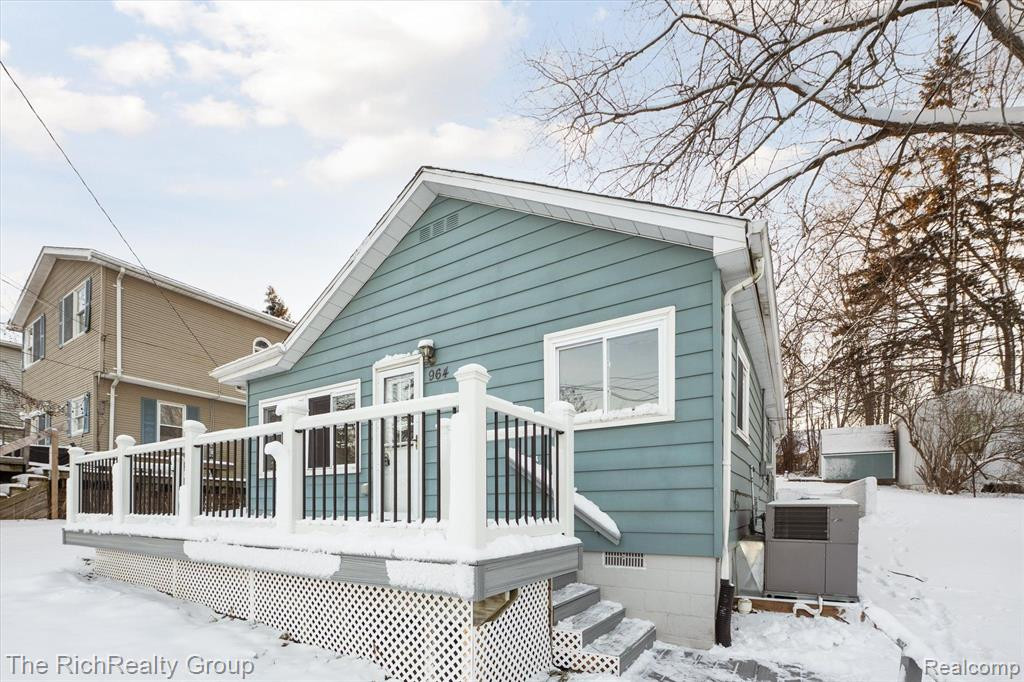 964 SUNRISE PARK Street, Howell, MI 48843 — Photo 2