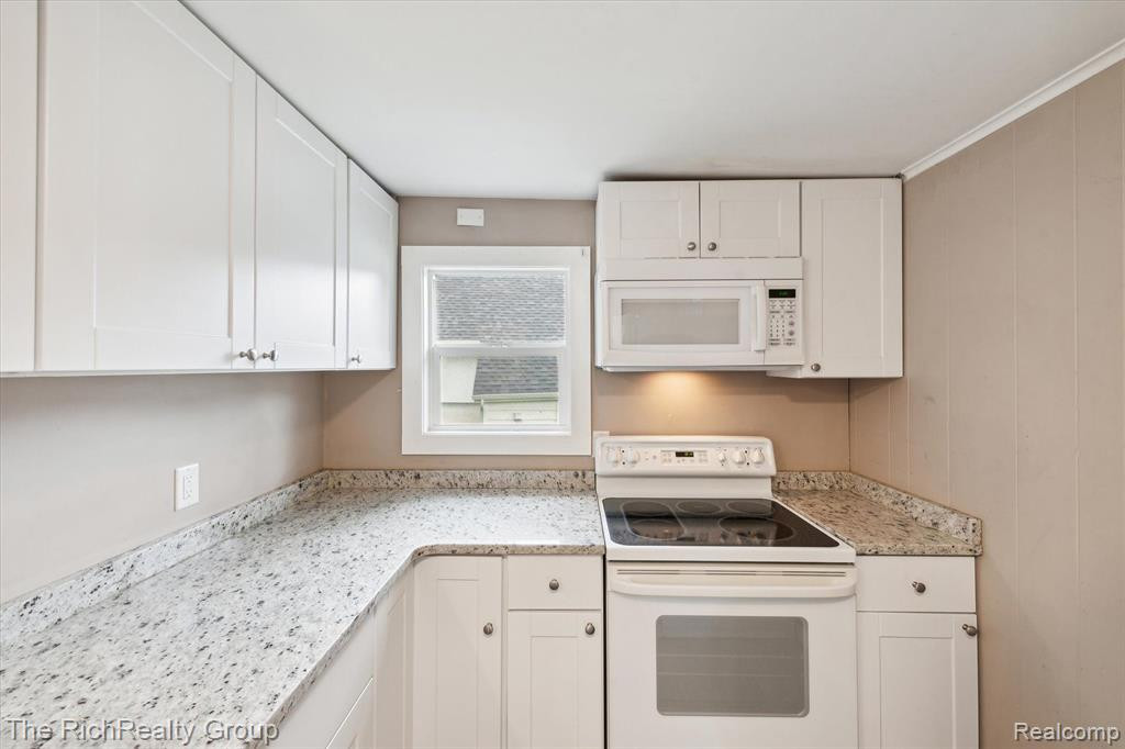 964 SUNRISE PARK Street, Howell, MI 48843 — Photo 13