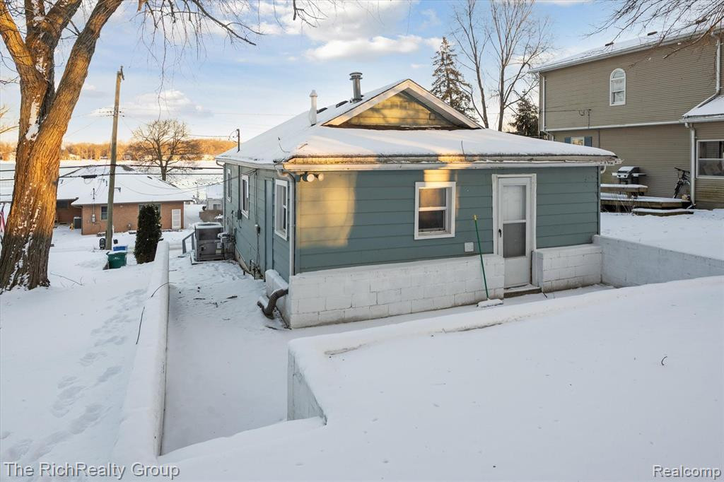 964 SUNRISE PARK Street, Howell, MI 48843 — Photo 18