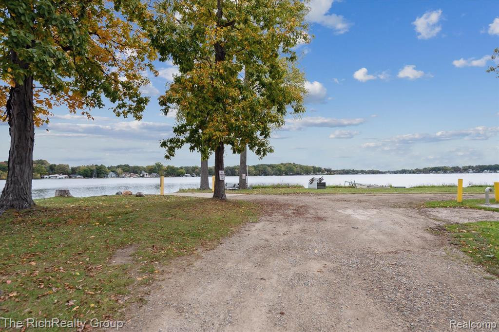 964 SUNRISE PARK Street, Howell, MI 48843 — Photo 31