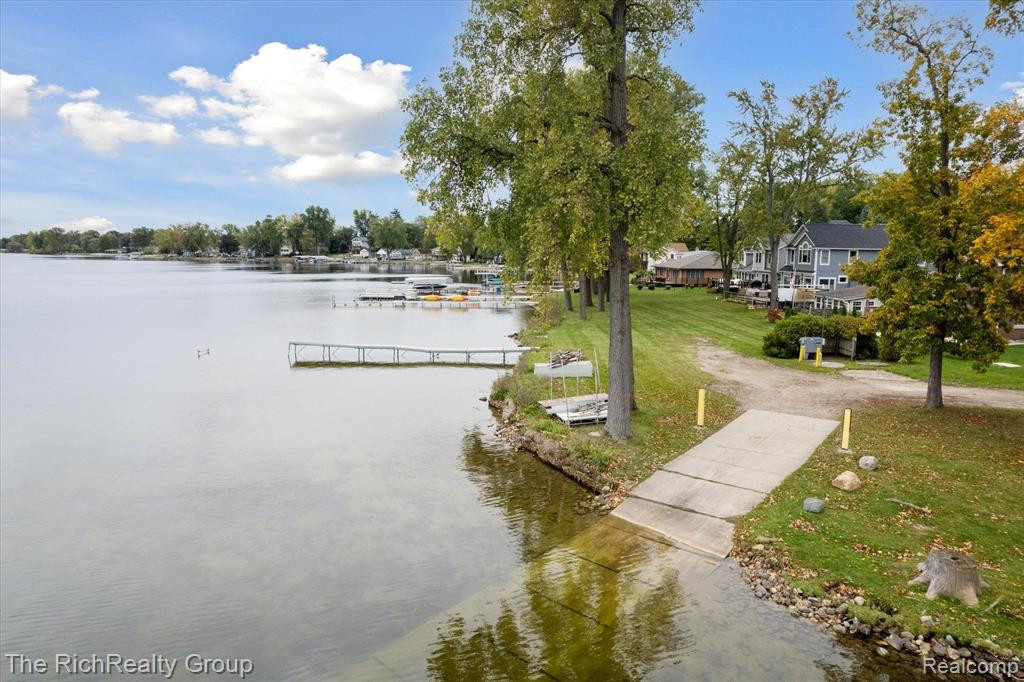964 SUNRISE PARK Street, Howell, MI 48843 — Photo 36