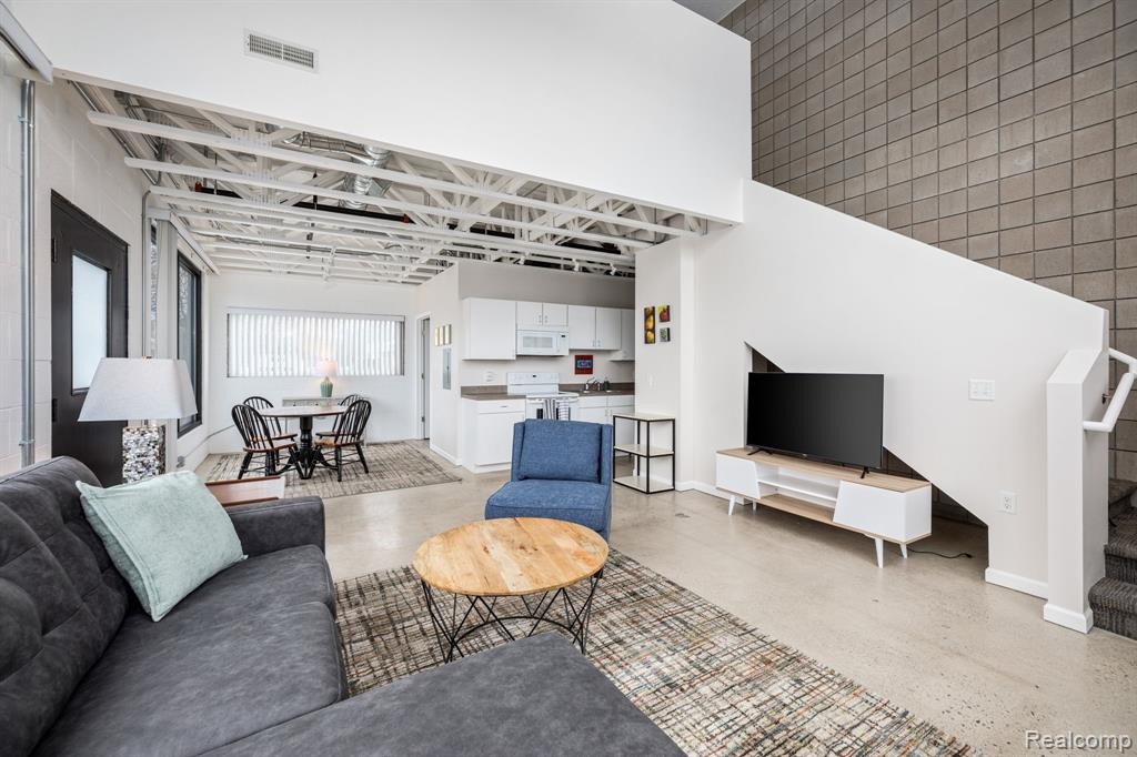710 CENTRE Street, 101, Traverse City, MI 49686 — Photo 4
