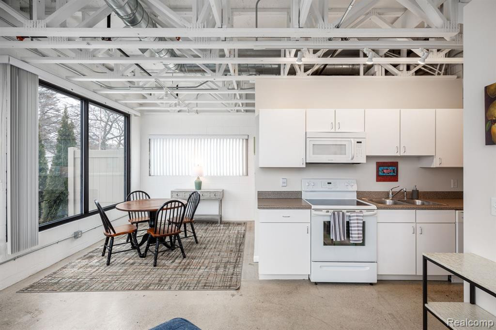 710 CENTRE Street, 101, Traverse City, MI 49686 — Photo 5
