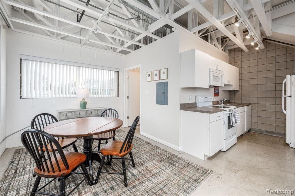 710 CENTRE Street, 101, Traverse City, MI 49686 — Photo 7