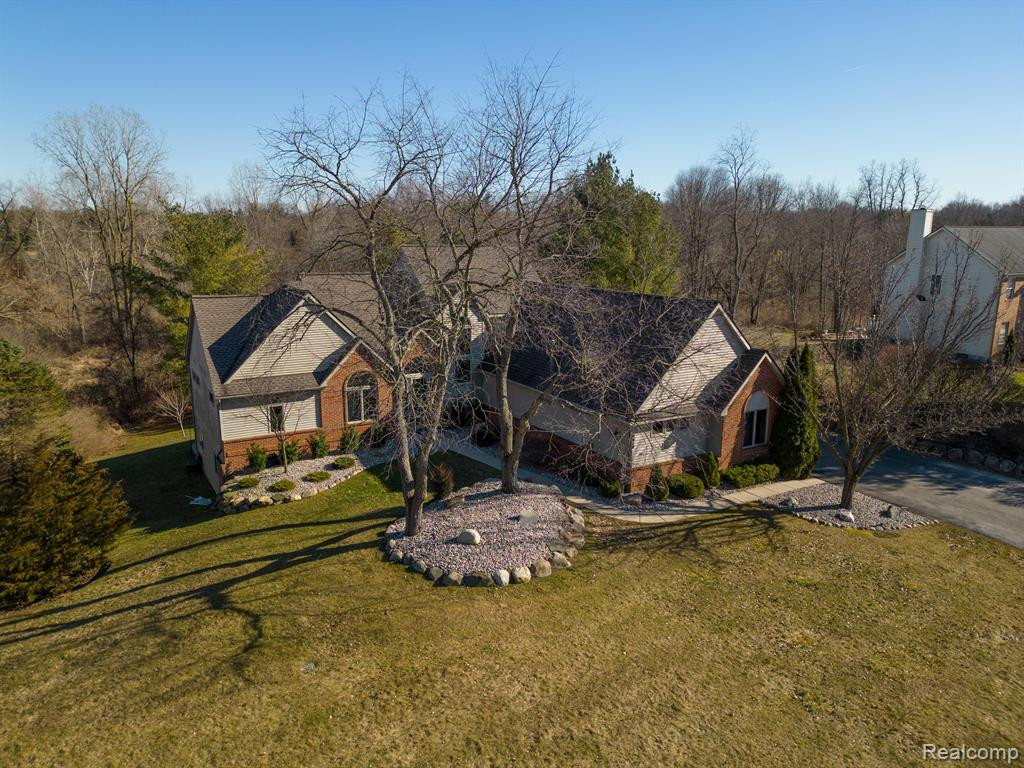 4414 Creekview Drive, Howell, MI 48843 — Photo 2