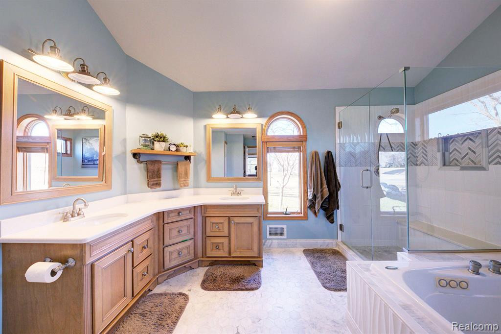 4414 Creekview Drive, Howell, MI 48843 — Photo 28