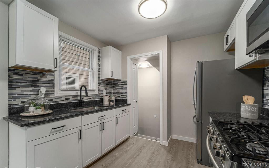 8467 PLAINVIEW Avenue, Detroit, MI 48228 — Photo 9