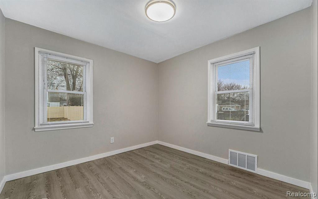 8467 PLAINVIEW Avenue, Detroit, MI 48228 — Photo 14