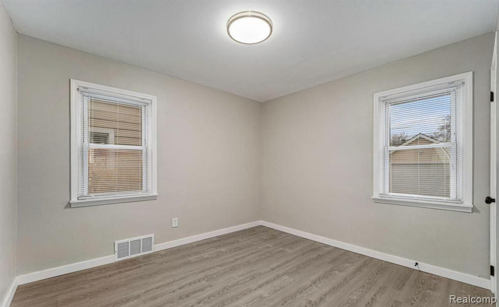 8467 PLAINVIEW Avenue, Detroit, MI 48228 — Photo 15