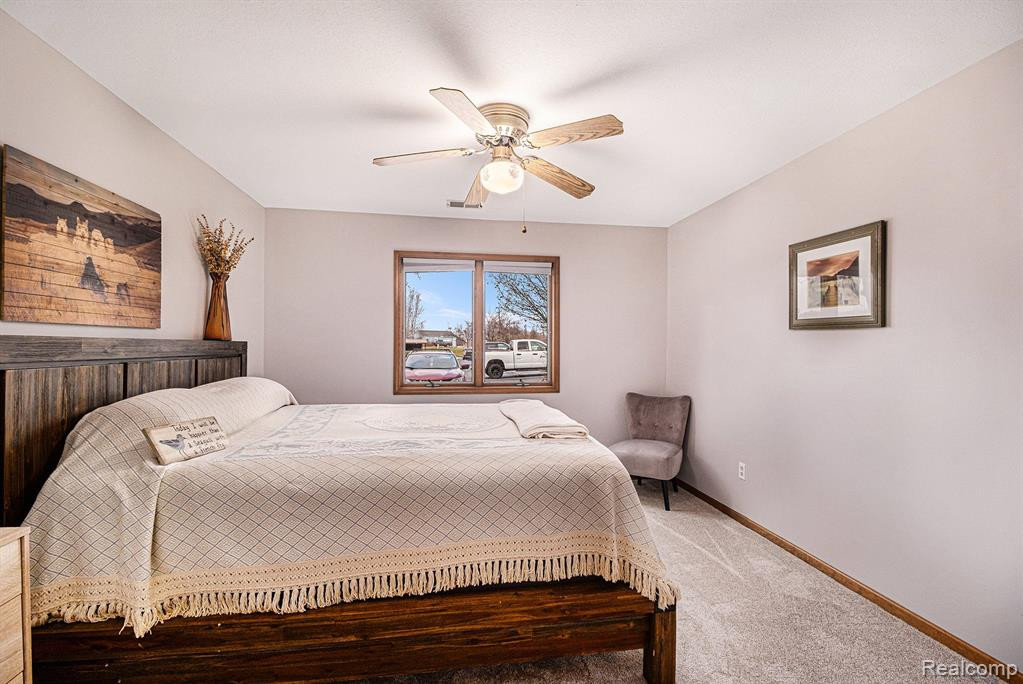 1225 Harbour Drive, 28, Trenton, MI 48183 — Photo 15