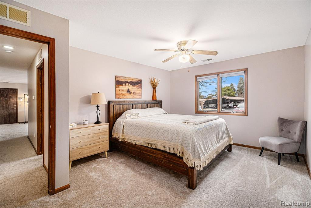 1225 Harbour Drive, 28, Trenton, MI 48183 — Photo 16