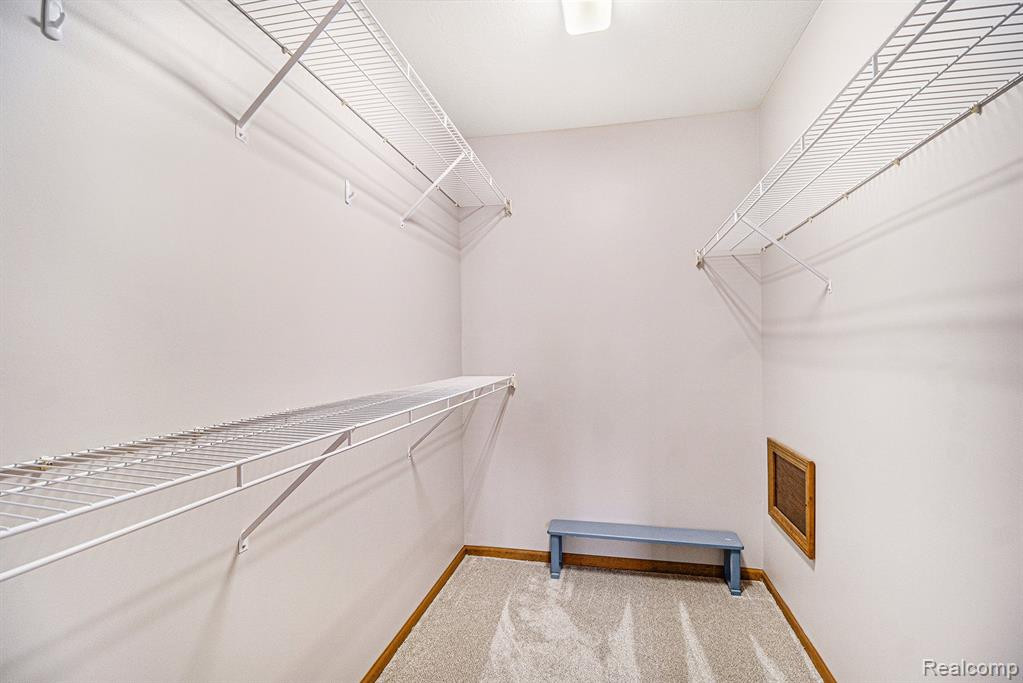 1225 Harbour Drive, 28, Trenton, MI 48183 — Photo 18