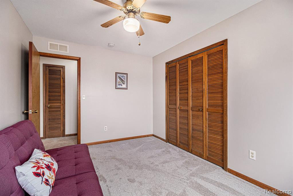1225 Harbour Drive, 28, Trenton, MI 48183 — Photo 21