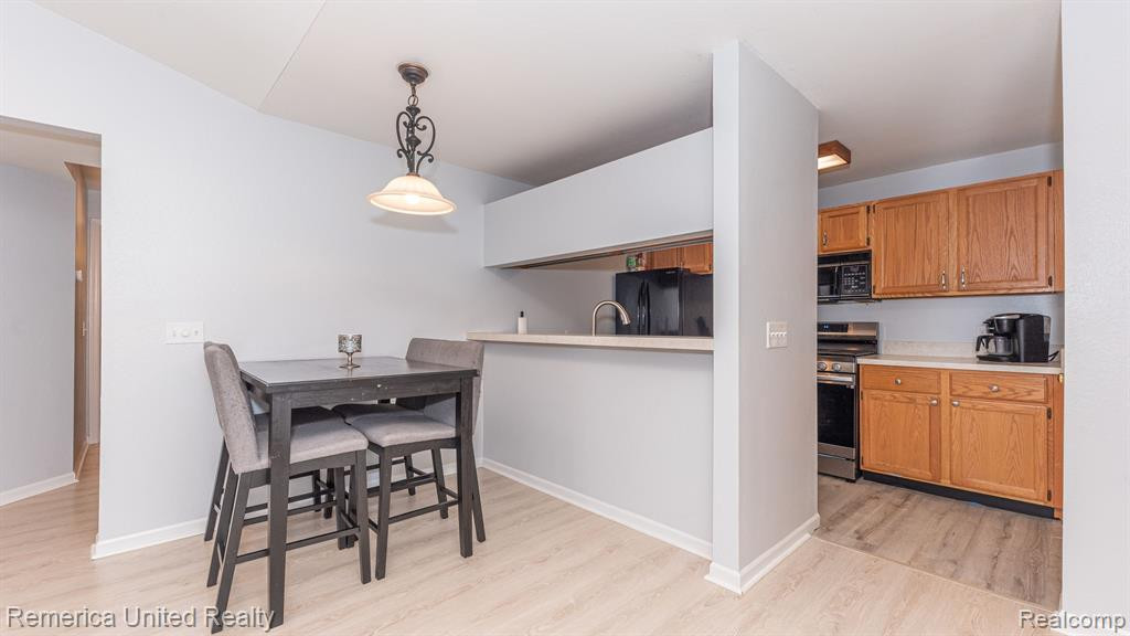 1217 CURZON Court, 201, Howell, MI 48843 — Photo 8