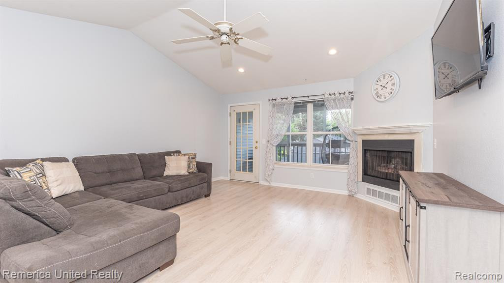1217 CURZON Court, 201, Howell, MI 48843 — Photo 9