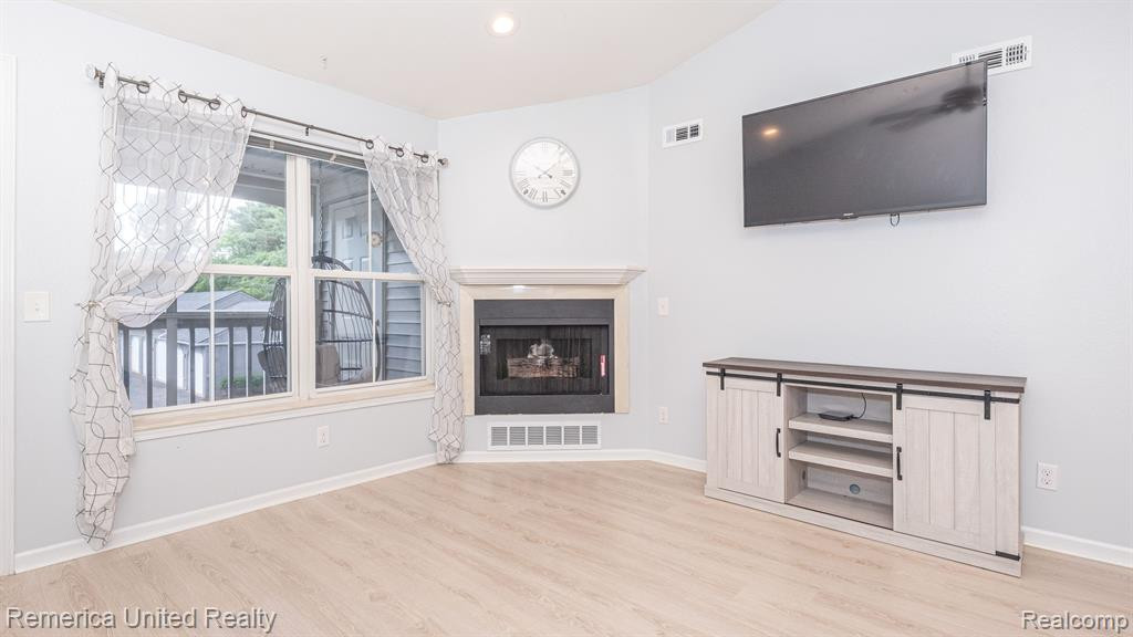 1217 CURZON Court, 201, Howell, MI 48843 — Photo 10