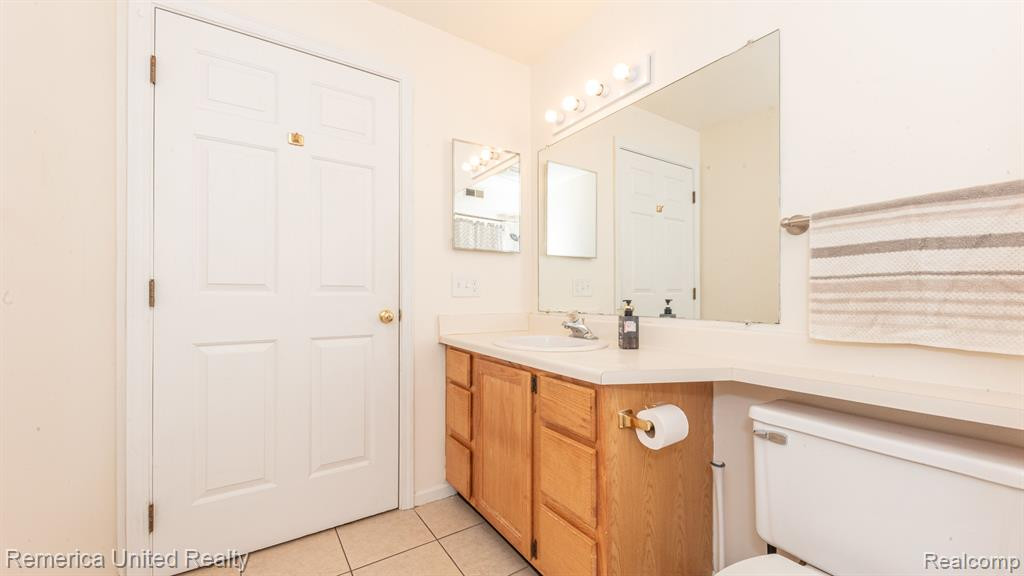 1217 CURZON Court, 201, Howell, MI 48843 — Photo 21